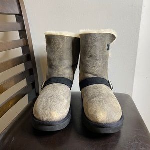 COPY - UGG Dylyn Classic Short Boot